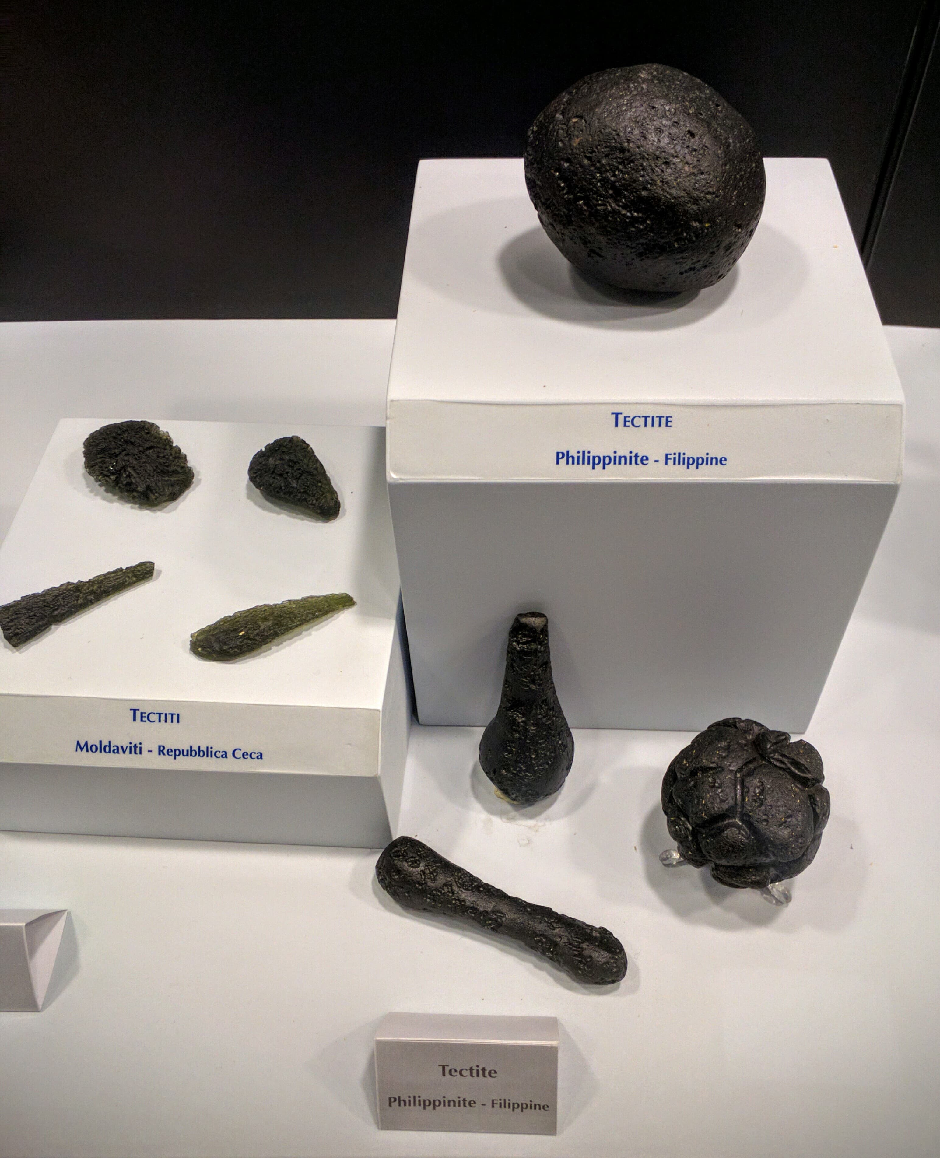 Tektite