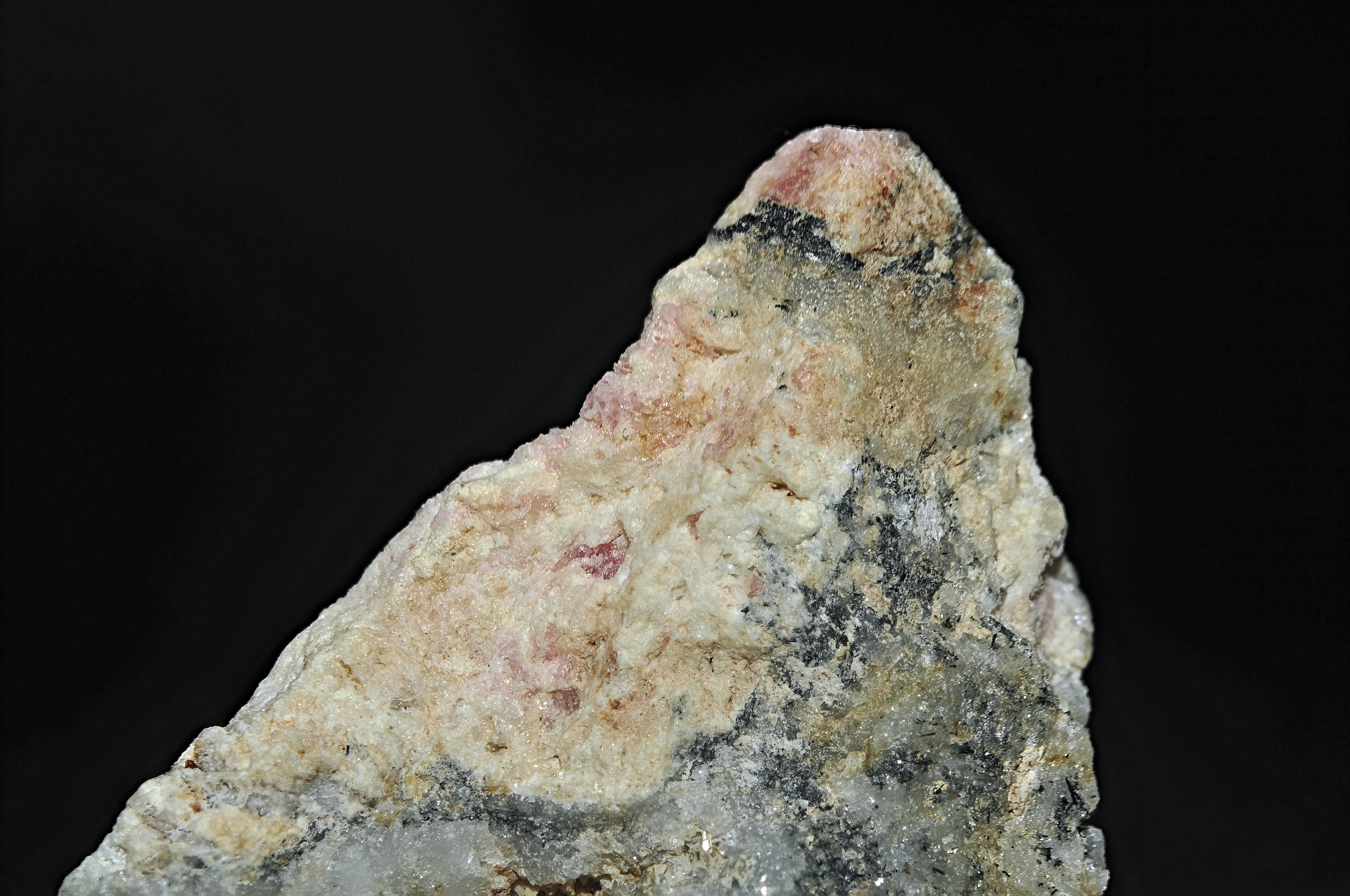Tugtupite